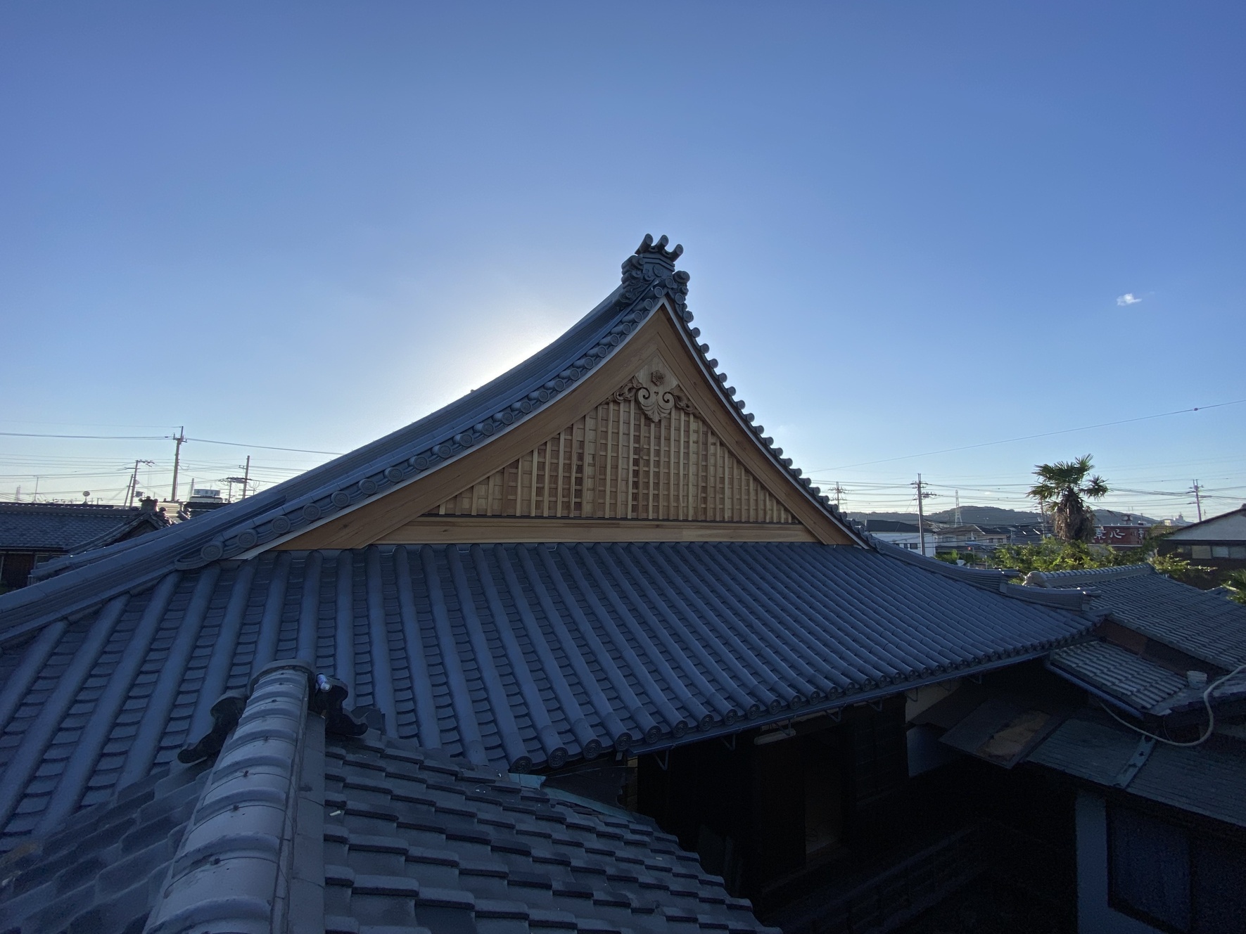 お寺の屋根改修