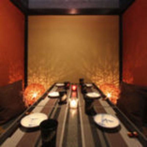 個室居酒屋 光のしずく 淀屋橋店 
電話番号 : 06-6208-6320
FAX：06-6208-6320 
住所 : 〒541-0042  大阪府大阪市中央区今橋4-3-18 HK今橋ビルB1 
営業時間 : 17:00～24:00
アクセス : 
地下鉄御堂筋線 淀屋橋駅 徒歩3分 
地下鉄四つ橋線 肥後橋駅 徒歩5分 
京阪本線 淀屋橋駅 徒歩3分 
京阪中之島線 大江橋駅 徒歩5分 
定休日 : 日曜日・祝日・不定休日あり

 