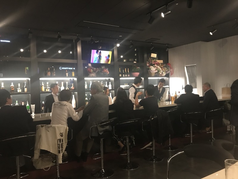 移動を気にせず、しかもリーズナブルに宴会場や飲食店に呼べて、気軽に楽しめるのが宴会コンパニオンです。
東大阪でコンパニオン派遣ならティファニー∞コンパニオン大阪へお気軽にご相談ください。

