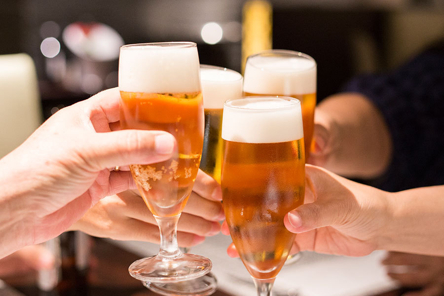 男性だらけの宴会や飲み会でも楽しいですが、可愛い女の子がいるとテンションも上がり、楽しさも倍増！
団体での移動は大変で予算もかさばります。