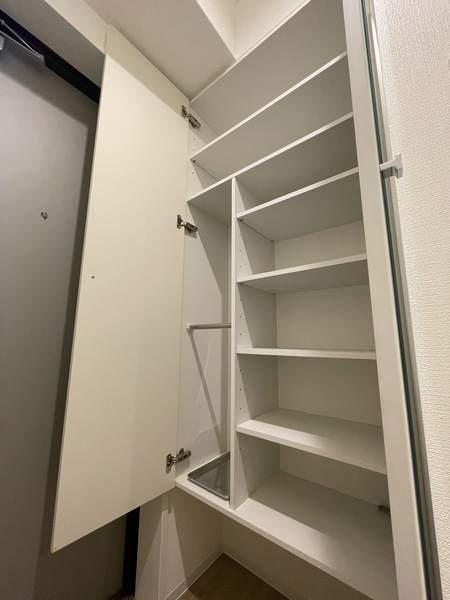Ｃ.ＣＯＬＯＲ南新町 