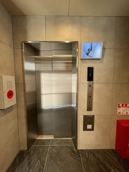 セオリー大阪EAST DOOR
