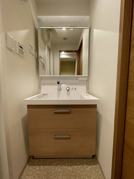 モノトーン難波