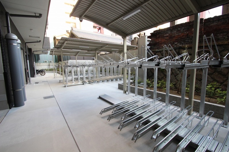プレサンス谷町九丁目駅前