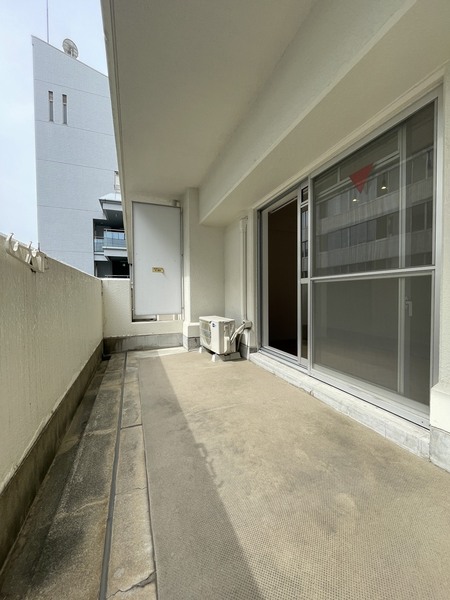 ラクメンビル