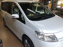 日産　セレナ　リヤモニター取り付け　スピーカー交換