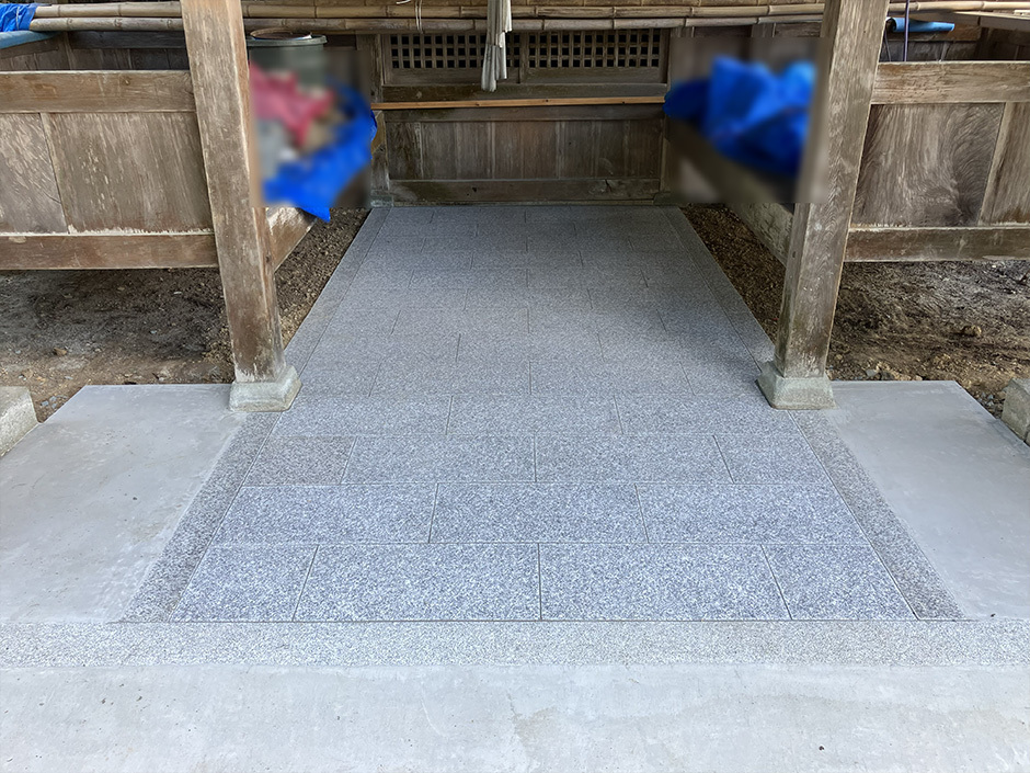 H神社拝殿貼石工事