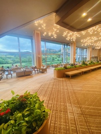 控室編｜チームで和気あいあい準備中