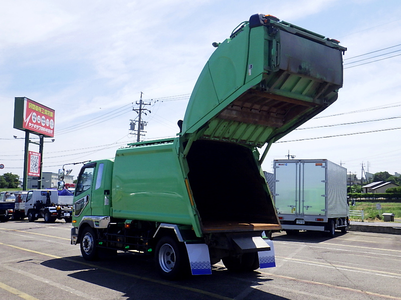 三菱ふそう ファイター 塵芥車 プレス式 8.2立米 増トン 1オーナー 4t 6MT！｜中古トラック在庫詳細｜株式会社ヤナギサワ自動車販売