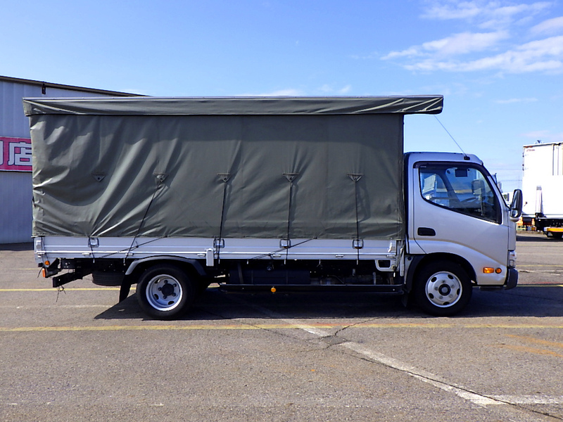 トヨタトヨエースの荷台の幌 トヨタトヨエースの荷台の幌