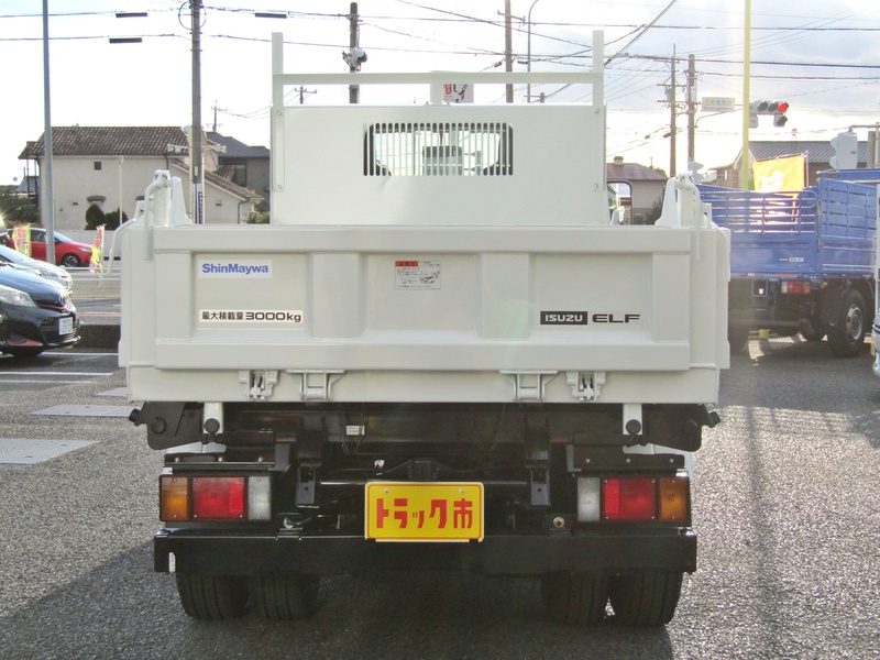 3トン三転ダンプ 衝突軽減ブレーキ 車線逸脱警報 坂道発進補助