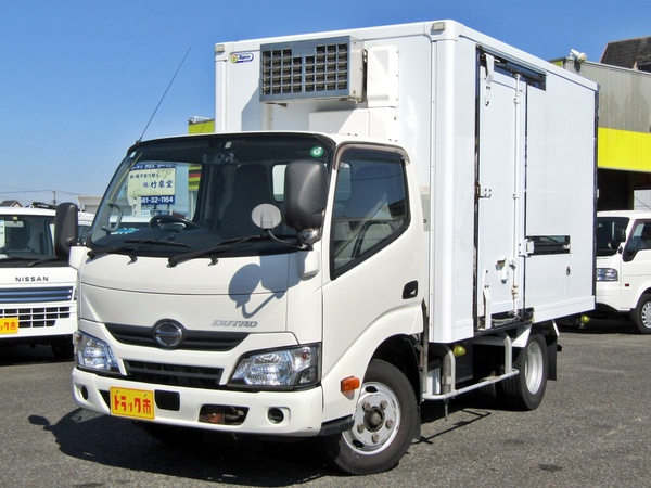 －３０度設定低温冷凍車　左サイドドア　アイドリングストップ　ETC付き　AT車　積載２トン