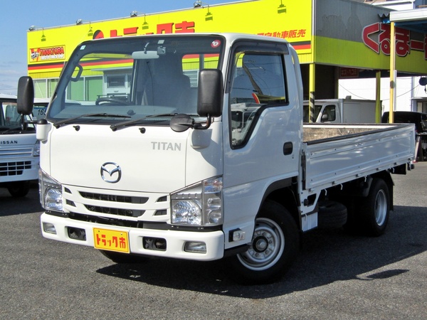 1.55トン10尺平ボディー　荷台床木板貼り　低床リアＷタイヤ　坂道発進補助装置　ＥＴＣ　ドラレコ　キーレスキー　５ＭＴ