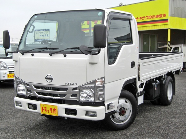 1.55トン10尺平ボディー４WD　衝突軽減ブレーキ　インテリミラー　ETC　キーレスキー　5MT