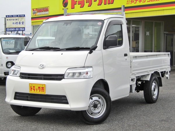 ＤＸ　４ＷＤ　衝突軽減ブレーキ　車線逸脱警報　ＬＥＤヘッドライト　キーレスキー　５速ＭＴ
