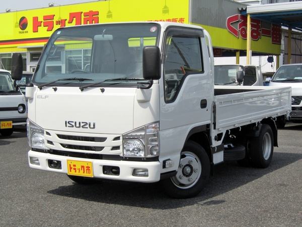 ２トン１０尺平ボディー　荷台床木板貼り　アイドリングストップ　キーレスキー　ＥＴＣ付き　ＡＴ車