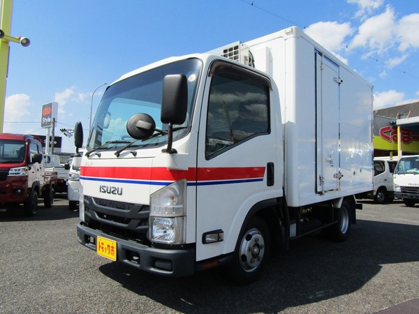 －３０度設定低温冷凍車　左サイドドア　ステンレス床板貼り　坂道発進補助装置　キーレスキー　５ＭＴ