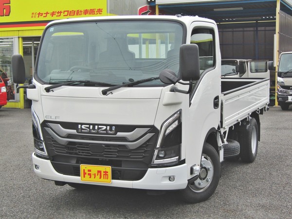 ２トン１０尺平ボディー　衝突軽減ブレーキ　交差点警報　バックモニター　５MT