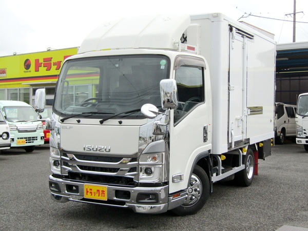 －３０度設定低温冷凍車　東プレ２室式　衝突軽減ブレーキ　交差点警報　Bカメラ　メッキパーツ多数　6MT