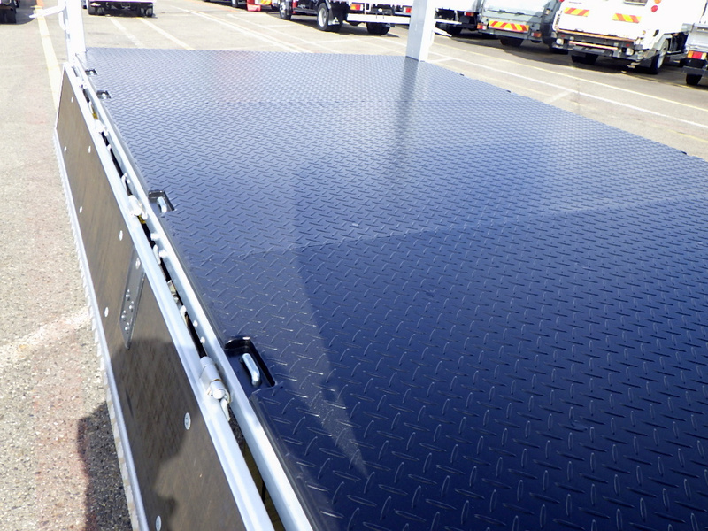 いすゞ エルフ 平ボディ 3t 垂直PG ワイドセミロング メッキ