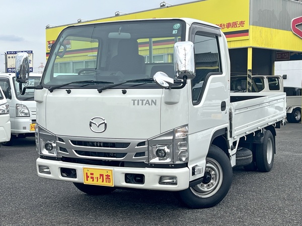 ２トン１０尺平ボディー　衝突軽減ブレーキ　ナビTV　ETC　低床リアＷタイヤ　５ＭＴ