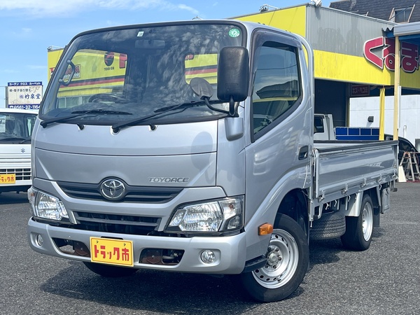 1.25トン低床平ボディー　荷台床木板貼り　ナビ　ETC　AT車　普通免許で運転OK　