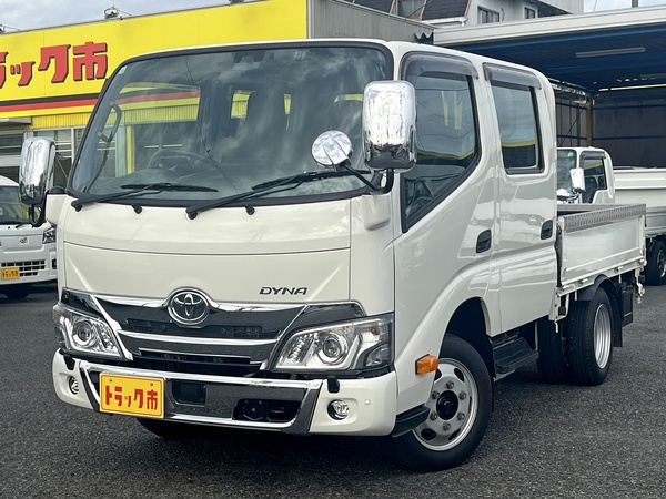 1.25トンWキャブ　４ＷＤ　荷台鉄板　衝突軽減ブレーキ　ナビＴＶ　リアヒーター　ＡＴ車