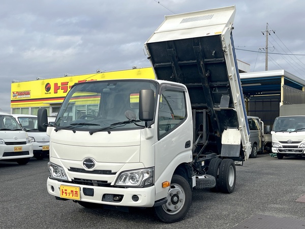 1.95トン10尺ダンプ　コボレーン　リアピン　衝突軽減ブレーキ　電動格納ミラー　AT車