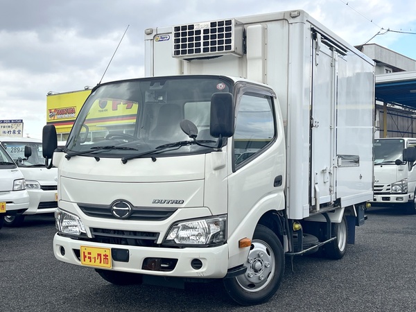-5度設定中温冷凍車　左サイドドア　衝突軽減ブレーキ　バックモニター　スマートキー　5MT