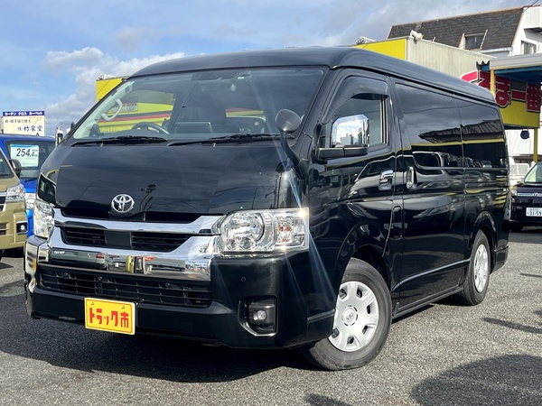 ファインテックツアラーＧＬ４ＷＤ　両側スライドドア　ナビTV　軽減ブレーキ　１０人乗り　AT