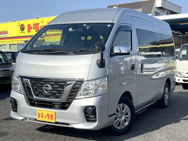 10人乗りチェアキャブM仕様　リア車いすリフト　オートステップ　ナビ付き　ＡＴ車