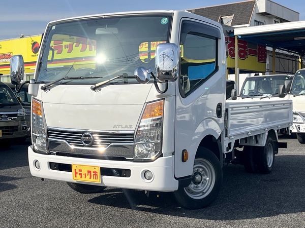 1.5トン低床10尺平ボディー　ナビTV　キーレス　5MT　普通免許で運転OK