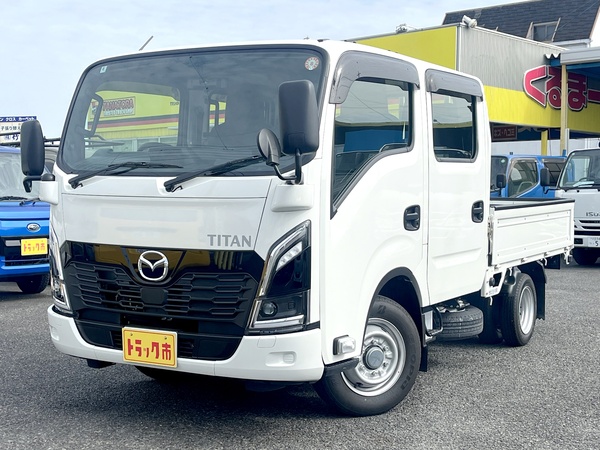 １トン低床Wキャブ　荷台鉄板　軽減ブレーキ　Bカメラ　AT車　普通免許で運転OK