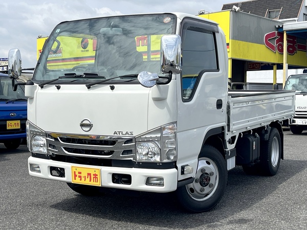 1.55トン10尺平ボディー4WD　軽減ブレーキ　ナビTV　ETC　キーレス　AT車