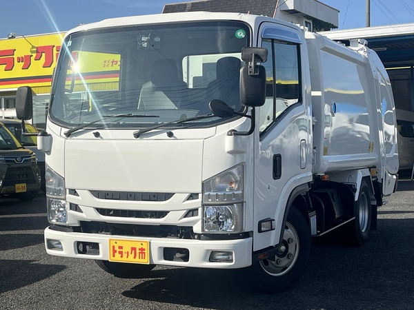 ２トンプレス式塵芥車　4.2立米　汚水タンク　車内操作スイッチ　バックモニター　６MT