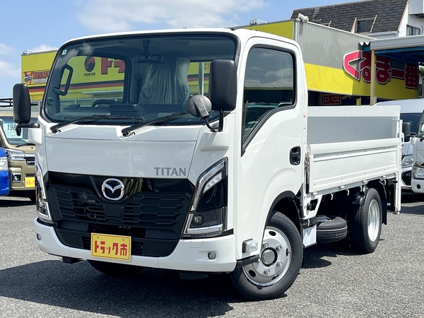 ２トン平ボディ　600KG垂直ゲート　軽減ブレーキ　交差点警報　６MT　登録済未使用車