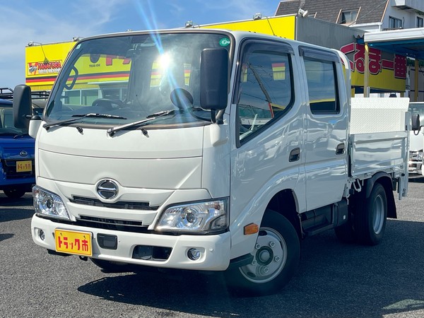 ２トンWキャブ垂直リフト　軽減ブレーキ　バックモニター　６MT　登録済未使用車