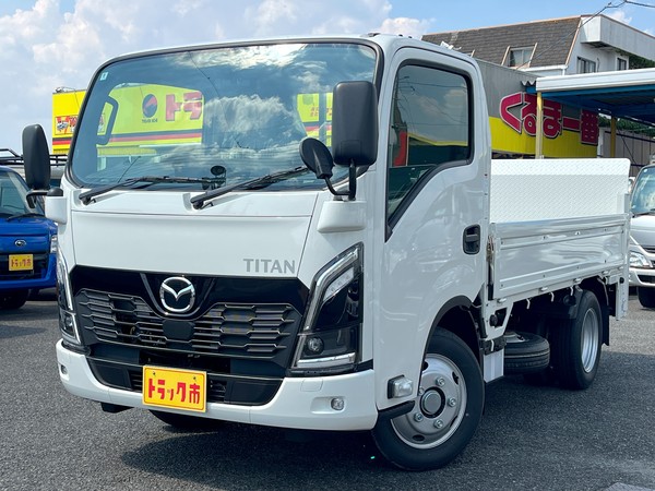 ２トン平ボディー垂直リフト　軽減ブレーキ　バックモニター　AT　登録済未使用車