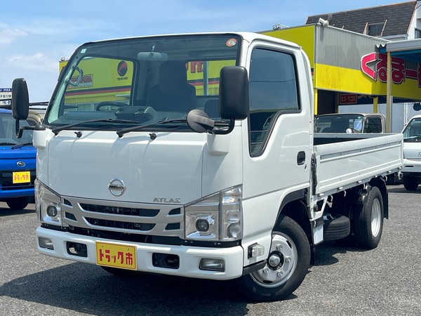 ２トン１０尺平ボディー　衝突軽減ブレーキ　ナビ付き　LEDヘッド　AT車