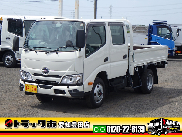 日野 デュトロ Wキャブ 平ボディ 4WD 登録済未使用車 2t 現行モデル