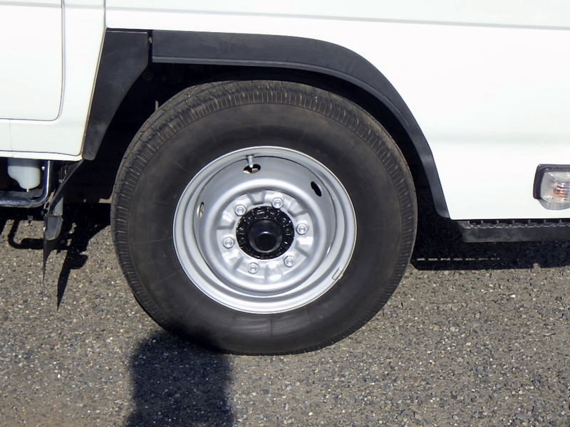 日産 アトラス Wキャブ 平ボディ 低床 1.55t エルフOEM車 総重量5t未満