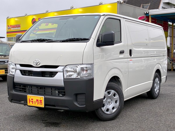 -7度設定冷蔵冷凍車　1GDディーゼルターボ　軽減ブレーキ　AT　登録済未使用車
